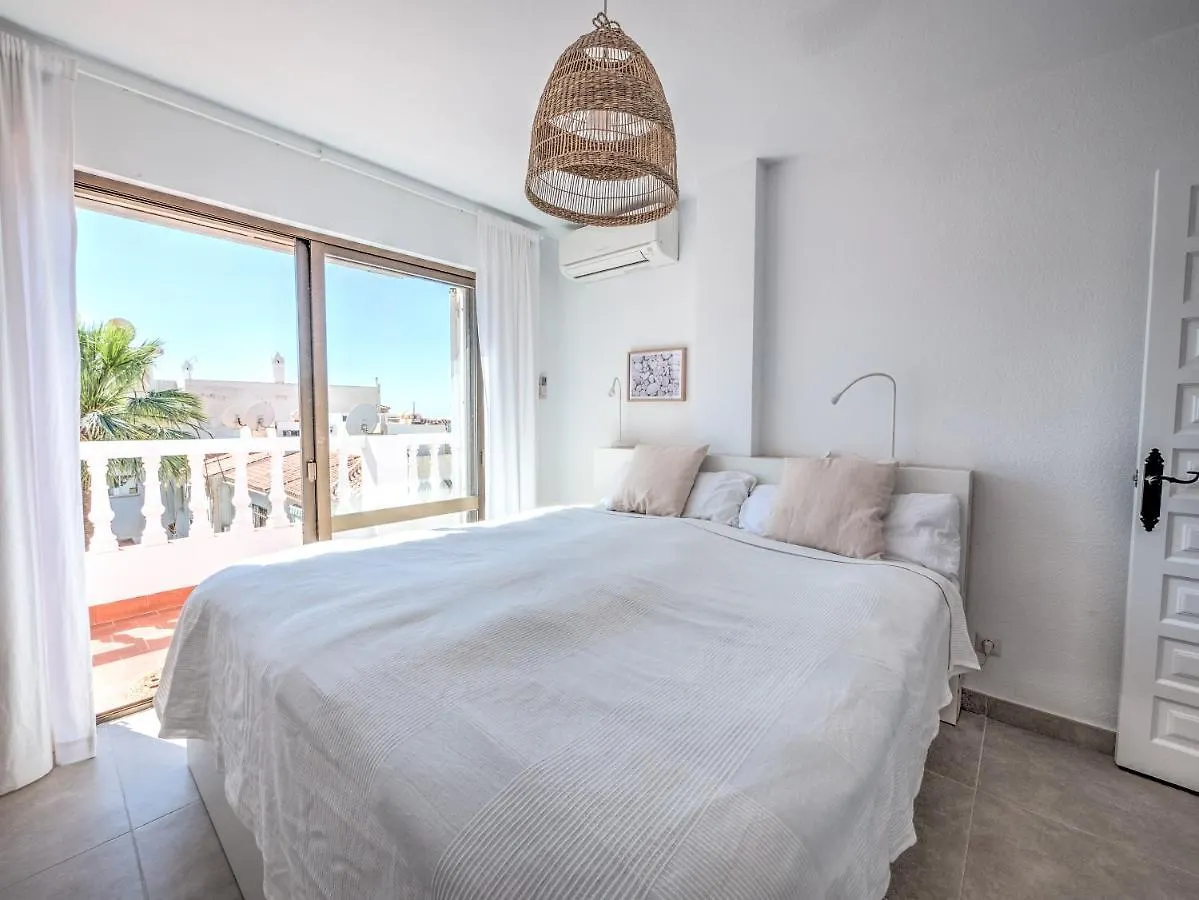 Penthouse With Roof Terrace In Parador, Nerja Hiszpania